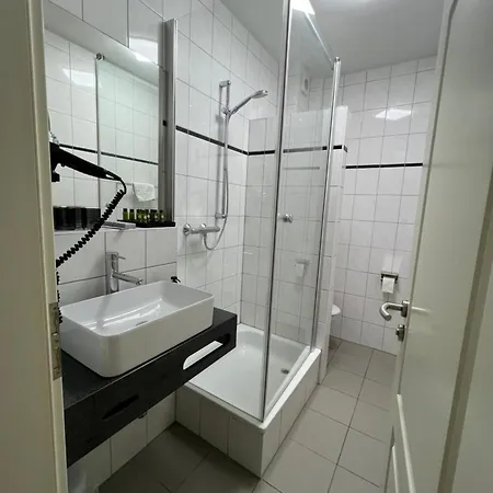 Stadthotel Reckers فندق
